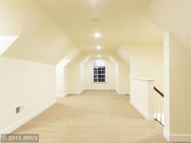 10695 Yorktown Ct, Fairfax, VA 22030 - photo 7