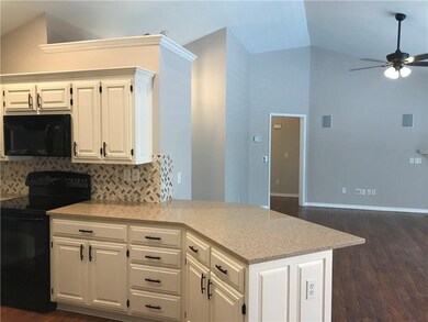 8 Branston Cir, Bella Vista, AR 72714 - photo 6