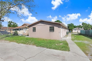 614 Pear St unit 614, Lakeland, FL 33815 - photo 5