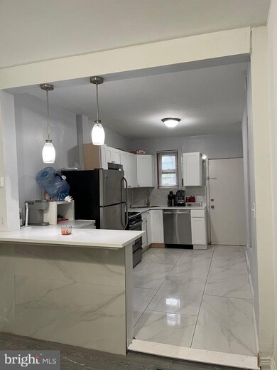 1121 Perry St, Reading, PA 19604 - photo 2