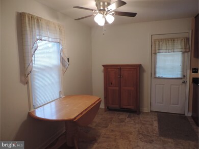 984 Coxneck Rd, New Castle, DE 19720 - photo 4