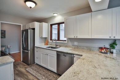 19 Greenleaf Dr, Delmar, NY 12054 - photo 7