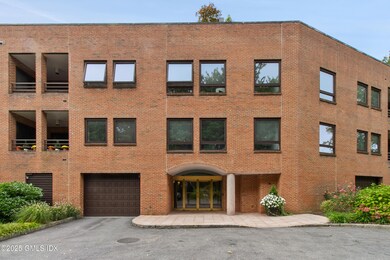 1 Milbank Ave unit 1F, Greenwich, CT 06830 - photo 2