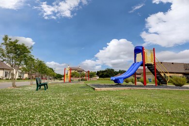 Grand Pointe-3