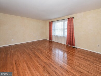 104 Harrison Forge Ct, Chalfont, PA 18914 - photo 4