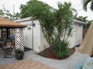 623 37th St, West Palm Beach, FL 33407 - photo 7