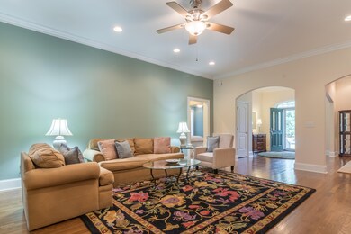 005_LivingRoomView3