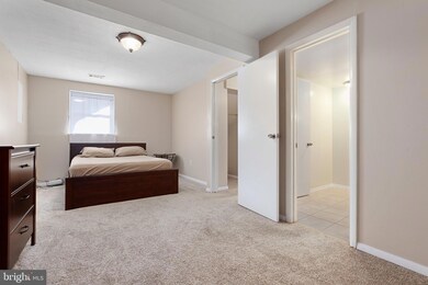 19084 Staleybridge Rd, Germantown, MD 20876 - photo 4