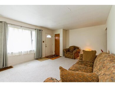 7402 SW 12th St, Des Moines, IA 50315 - photo 4