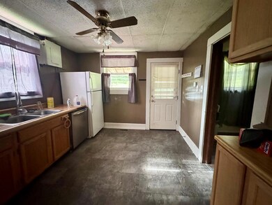 120 Lichen Ln, Princeton, WV 24740 - photo 3