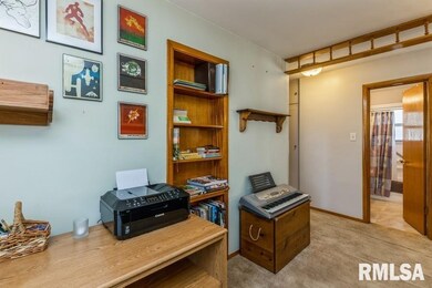 2419 W 68th St, Davenport, IA 52806 - photo 7