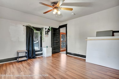 122 E Shaw St, Charlotte, MI 48813 - photo 4