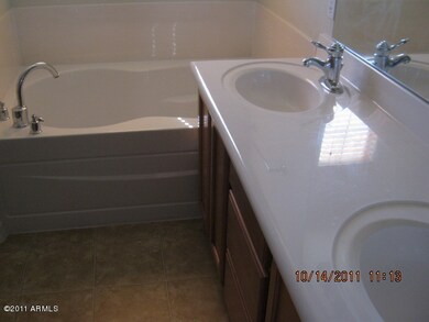 master with sep tub/shower