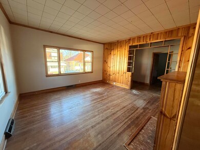 529 Brussels Ave, Clifton Forge, VA 24422 - photo 5