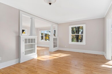 Living to Feature and Dining