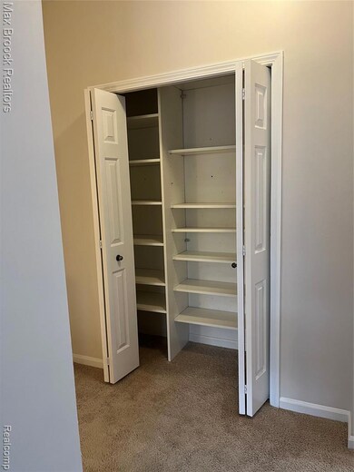 3255 Camden Dr unit 121, Troy, MI 48084 - photo 7