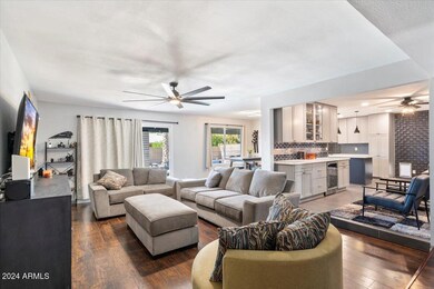 Living_Sitting Room
