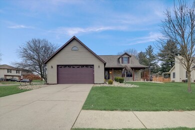 2783 Fox Pointe Dr, Columbus, IN 47203 - photo 2