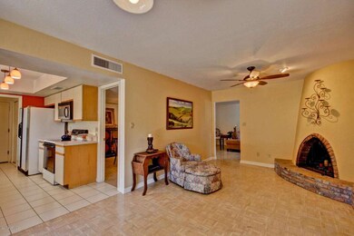 7215FamilyRoom