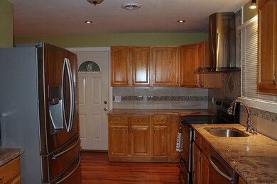 59 126th St, Troy, NY 12182 - photo 2