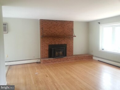 541 Ellis Woods Rd, Pottstown, PA 19465 - photo 3