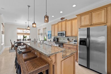 Kitchen w/Breakfast Bar