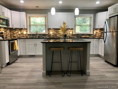 612 N Bost St, Statesville, NC 28677 - photo 2