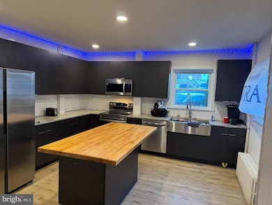 121 W Main St unit ROOM 7, Kutztown, PA 19530 - photo 2