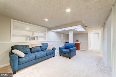 10805 Maple St, Fairfax, VA 22030 - photo 7