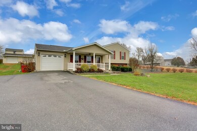 9044 Rosebud Dr, Greencastle, PA 17225 - photo 2