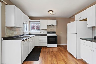 1481 Hilton Dr, Akron, OH 44313 - photo 3