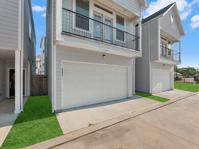 610 Hawthorn Grove Ln, Houston, TX 77009 - photo 3