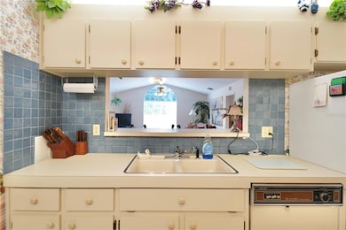 7624 Lake Forest Cir, Port Richey, FL 34668 - photo 7