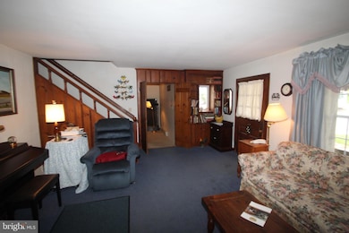 143 E Broad St, New Holland, PA 17557 - photo 4