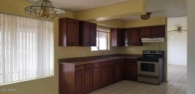 5233 W Monte Vista Rd, Phoenix, AZ 85035 - photo 2