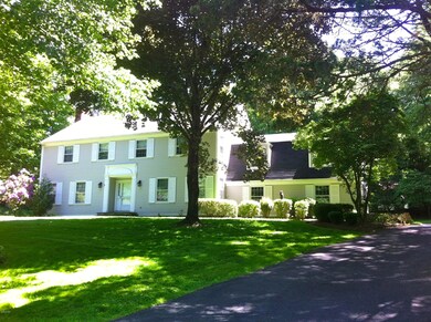 9 Stepping Stone Ln, Greenwich, CT 06830 - photo 2