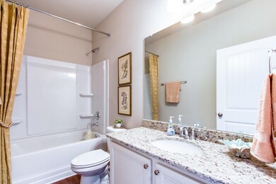 The McKenzie - 2nd Bathroom