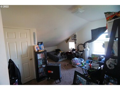 233 W C St, Rainier, OR 97048 - photo 3