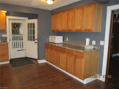 451 Vine St, Geneva, OH 44041 - photo 4