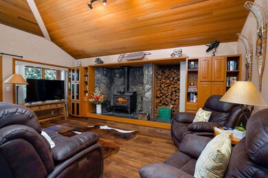 18141 Belknap Ln unit 3, Sunriver, OR 97707 - photo 3