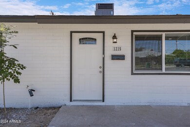 1215 E 5th Ave-5