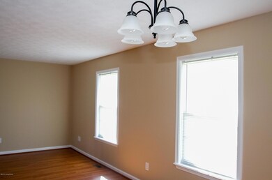 7034 Shutersbury_5.jpg