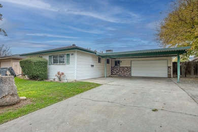 4921 E Oslin Ave, Fresno, CA 93727 - photo 2