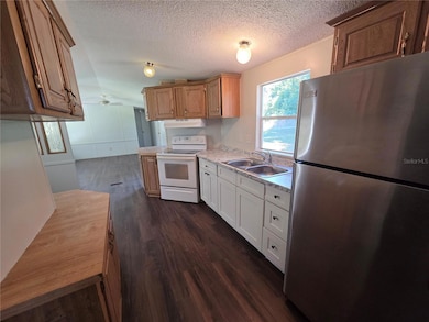 7829 Wayfarer Dr, Zephyrhills, FL 33541 - photo 6