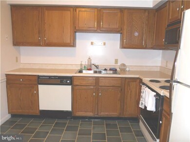 179 Valley Stream Cir, Chesterbrook, PA 19087 - photo 3