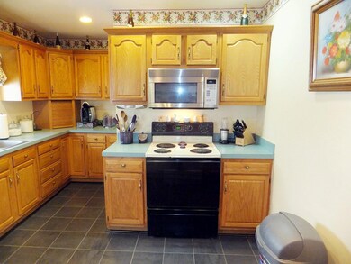 6 Kitchen 2729bc-2