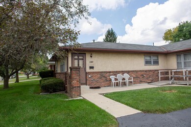 1304 Pegwood Ct unit 306, Columbus, OH 43229 - photo 2