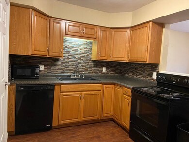 2321 Midland Dr, Erie, PA 16506 - photo 2