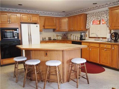 1147 Bowen Dr W, North Tonawanda, NY 14120 - photo 7