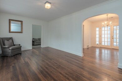 537 Eastbourne Place, Memphis, TN 38117 - photo 5